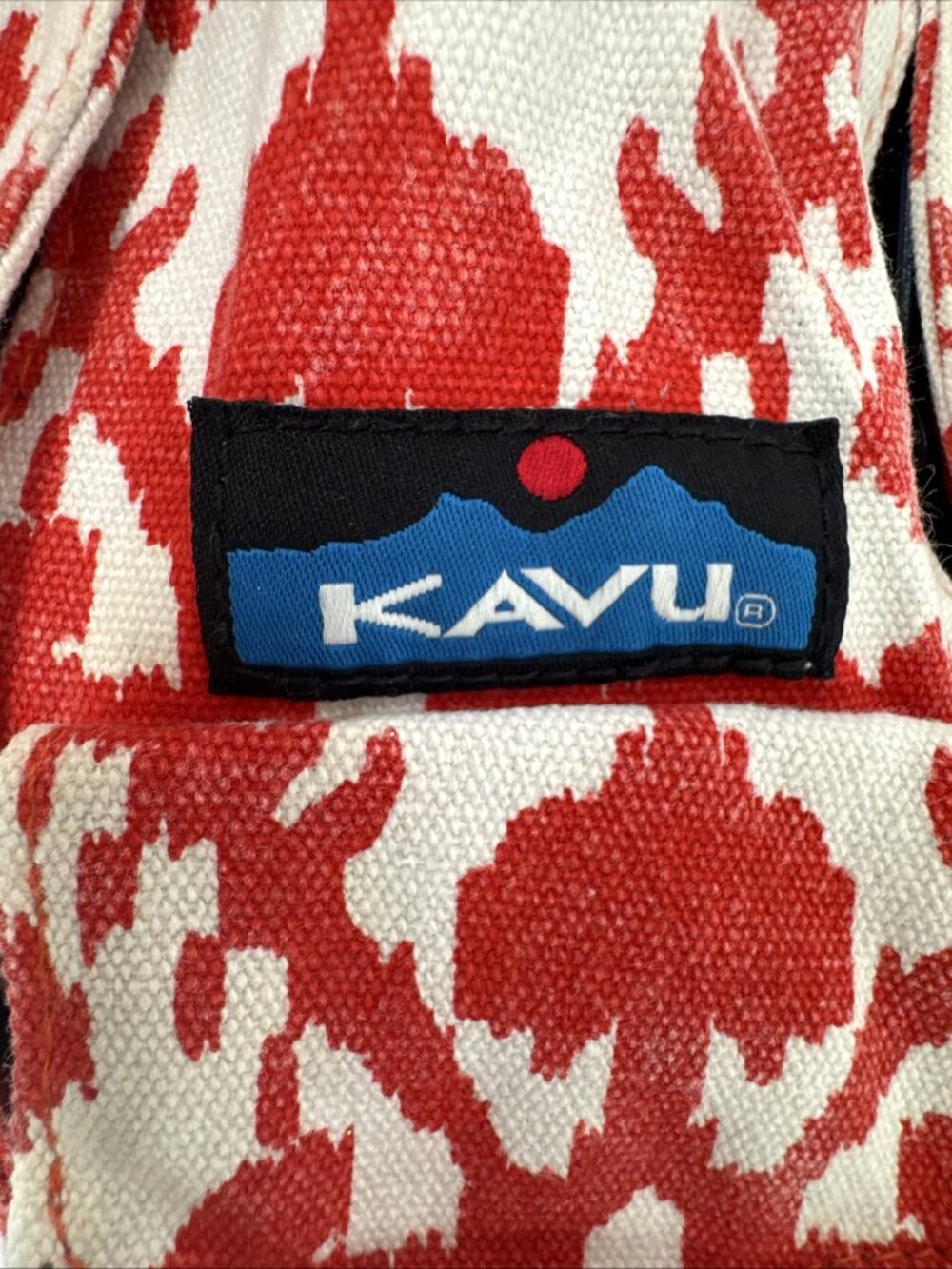 Kavu Rope Sling Crossbody Bag Large Red White Aztec Hiking Adjustable Strap - Picture 3 of 13